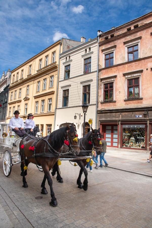 Let'S Rock Party Hostel! Age Limit From 18 Until 40! Krakow Bagian luar foto