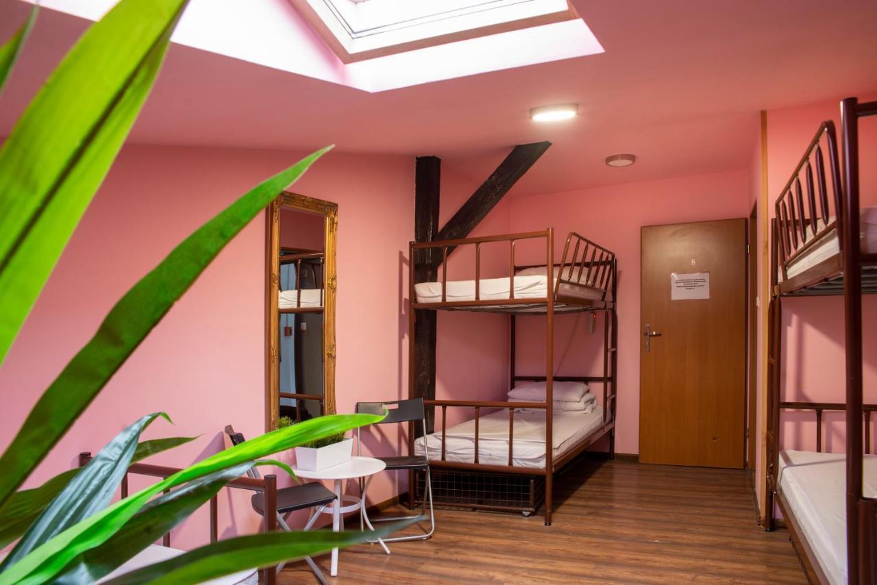 Let'S Rock Party Hostel! Age Limit From 18 Until 40! Krakow Bagian luar foto