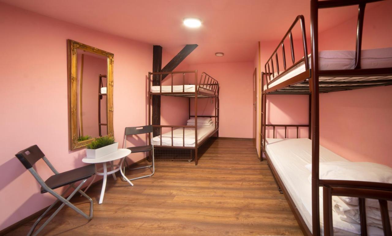 Let'S Rock Party Hostel! Age Limit From 18 Until 40! Krakow Bagian luar foto