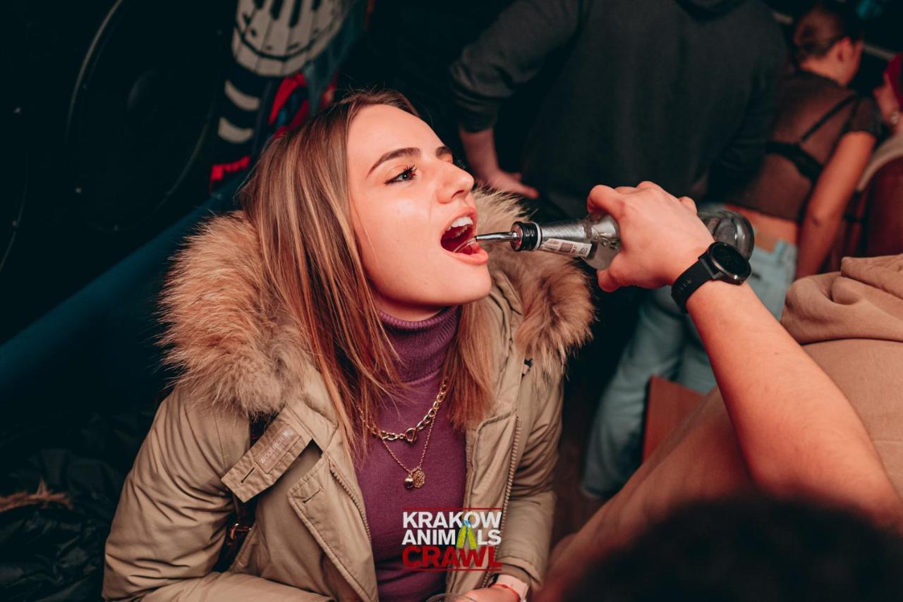 Let'S Rock Party Hostel! Age Limit From 18 Until 40! Krakow Bagian luar foto