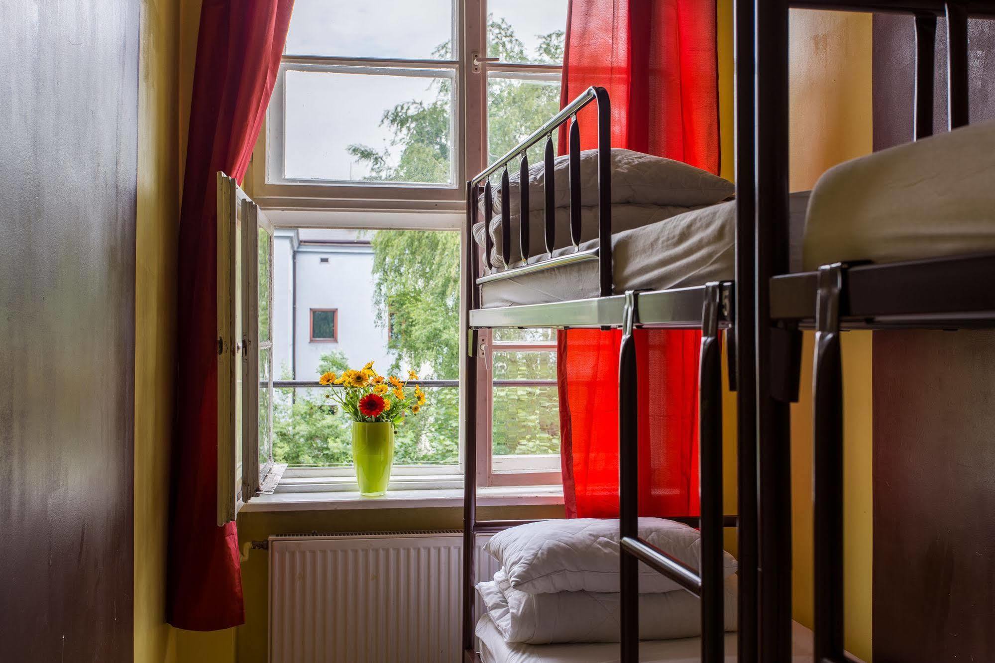 Let'S Rock Party Hostel! Age Limit From 18 Until 40! Krakow Bagian luar foto