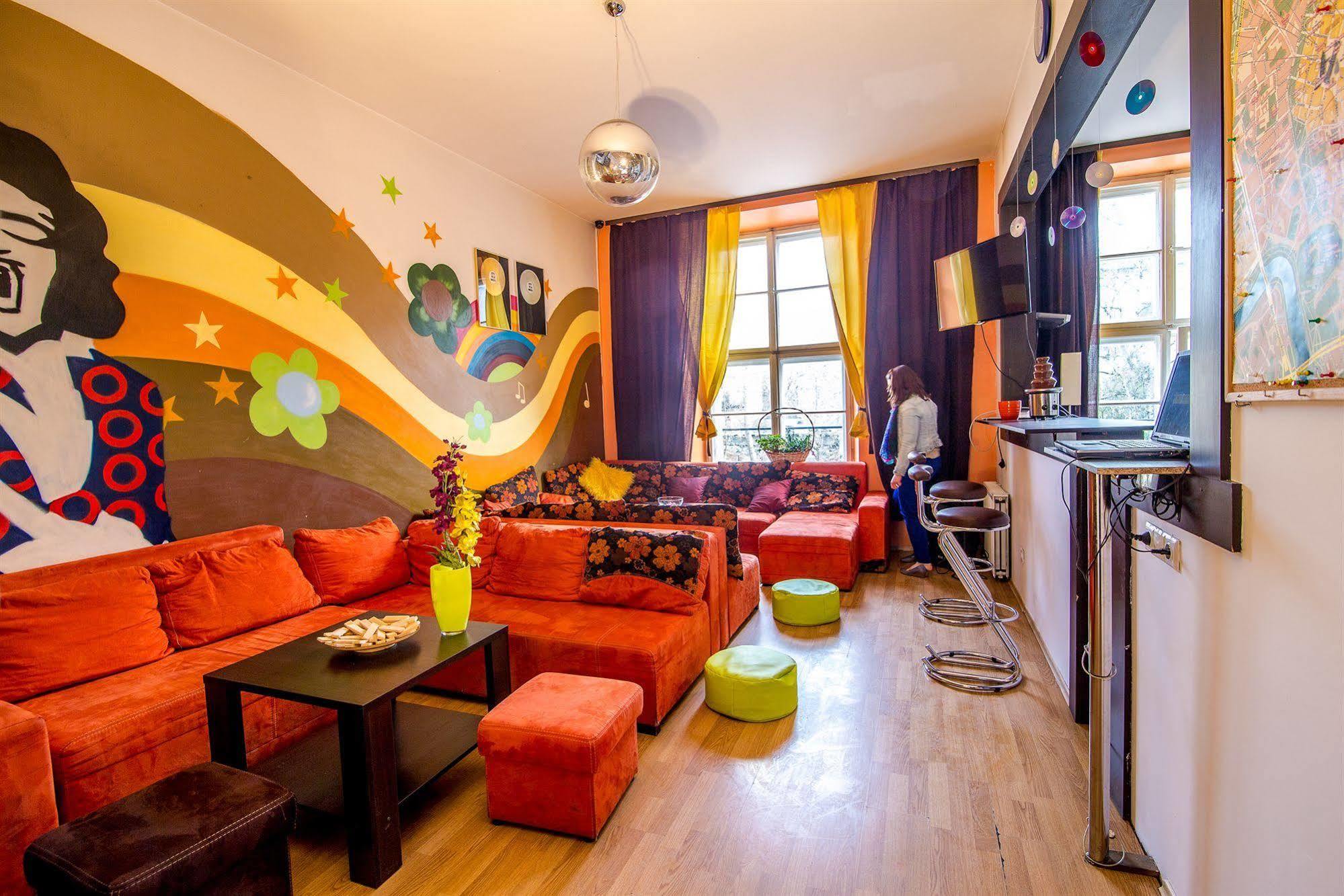 Let'S Rock Party Hostel! Age Limit From 18 Until 40! Krakow Bagian luar foto